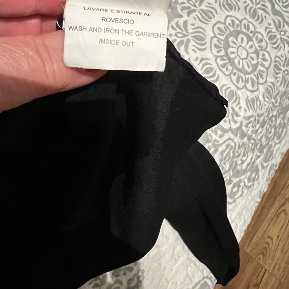 Short black sweater - Picture 8 of 8